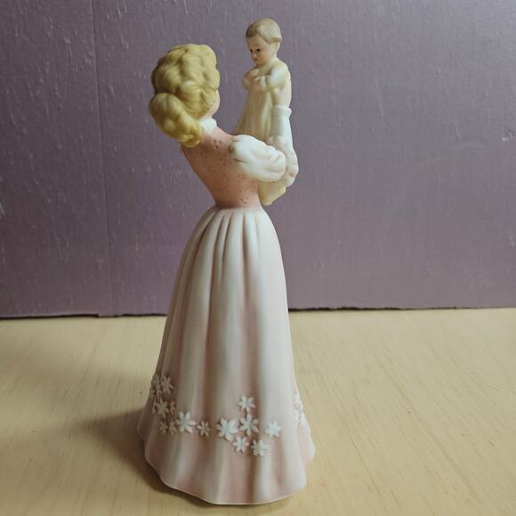Vintage 1981 Enesco Treasured Memories Mother & Babe Porcelain Figurine E-7991 - Picture 4 of 7